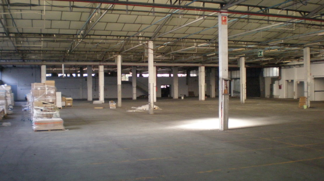 NAVE EN LEGANES 1