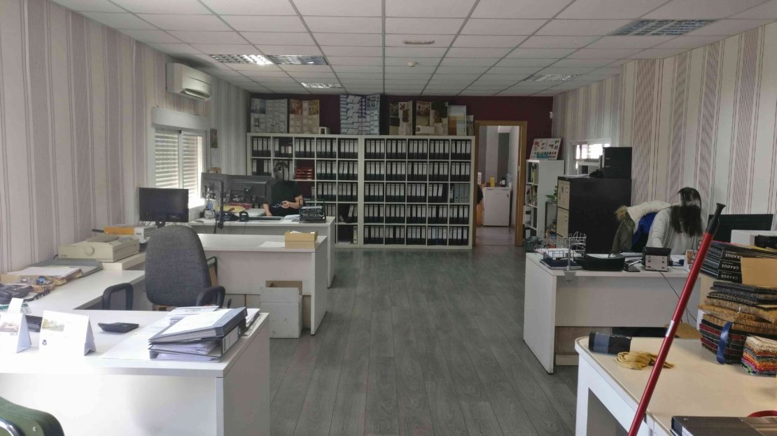 nave en humanes oficinas