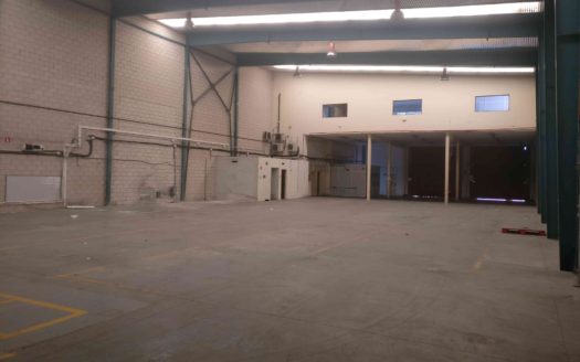nave con patio en alquiler en leganes