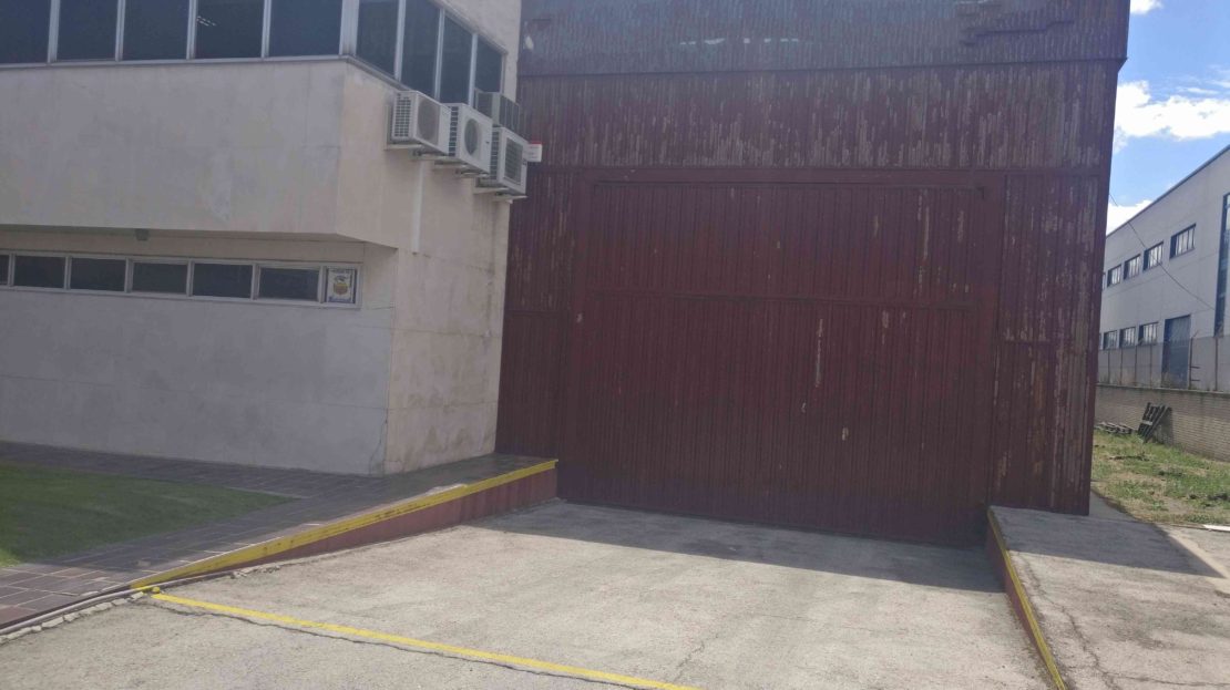 nave con poprton en legnes 1