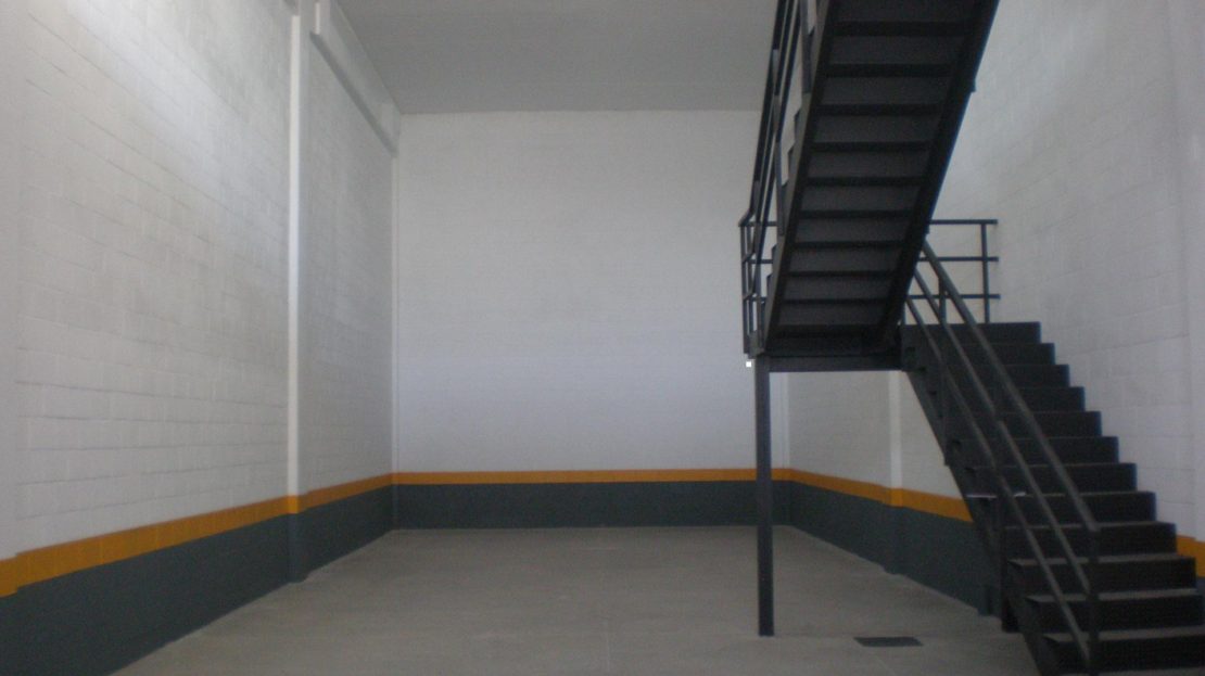 Nave en venta en San Fernando de Henares 2