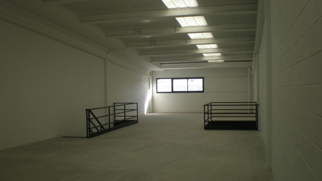 Nave en venta en San Fernando de Henares 3