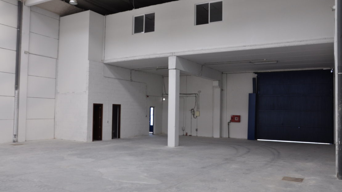 nave alquiler humanes 330
