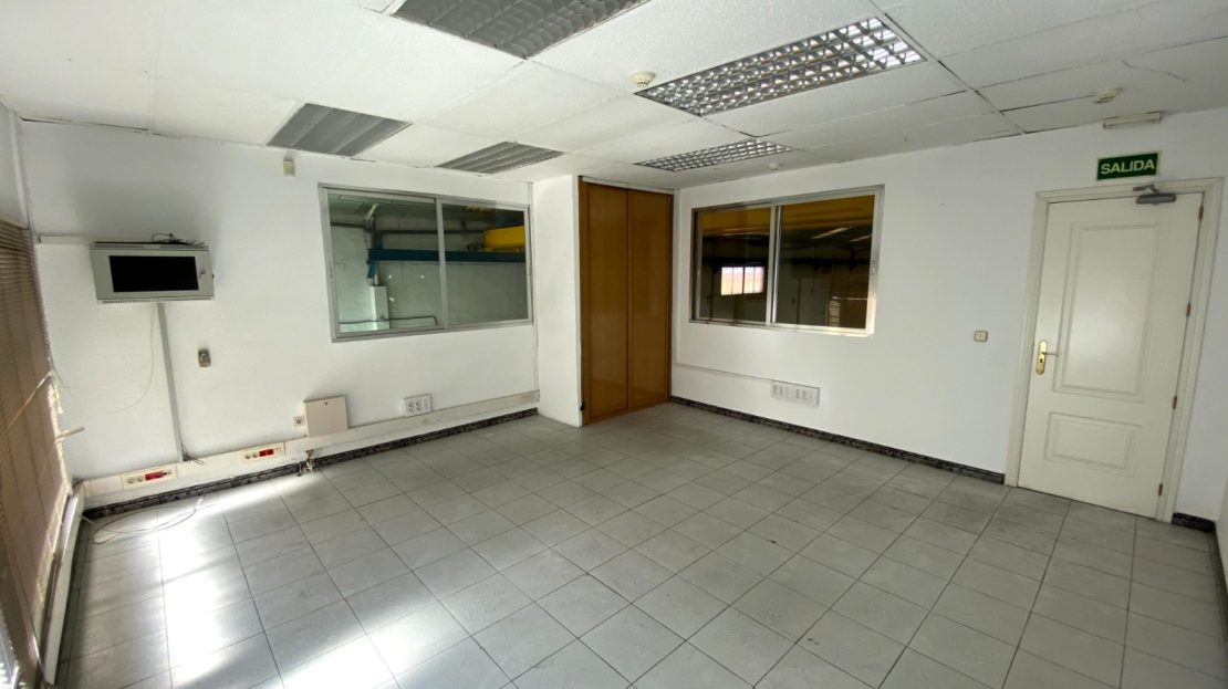 NAVE EN FUENLABRADA 5 1