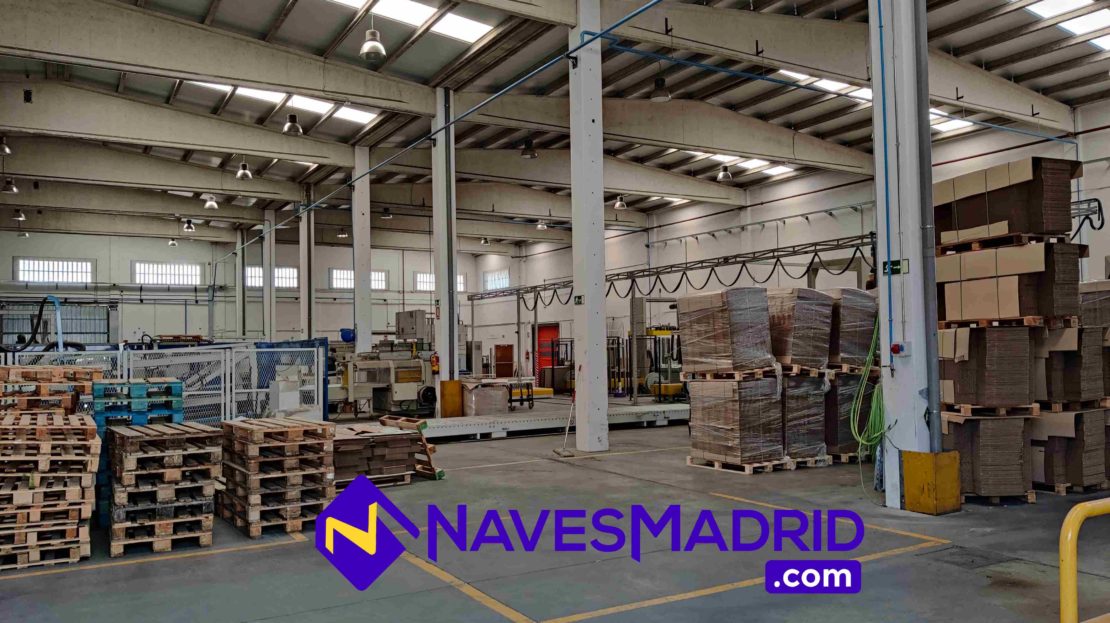 nave con muelles en alcala de henares