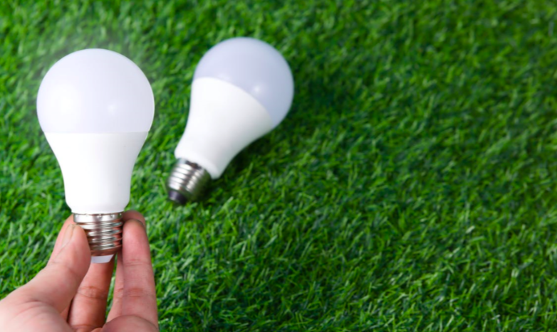 comparador luz naves